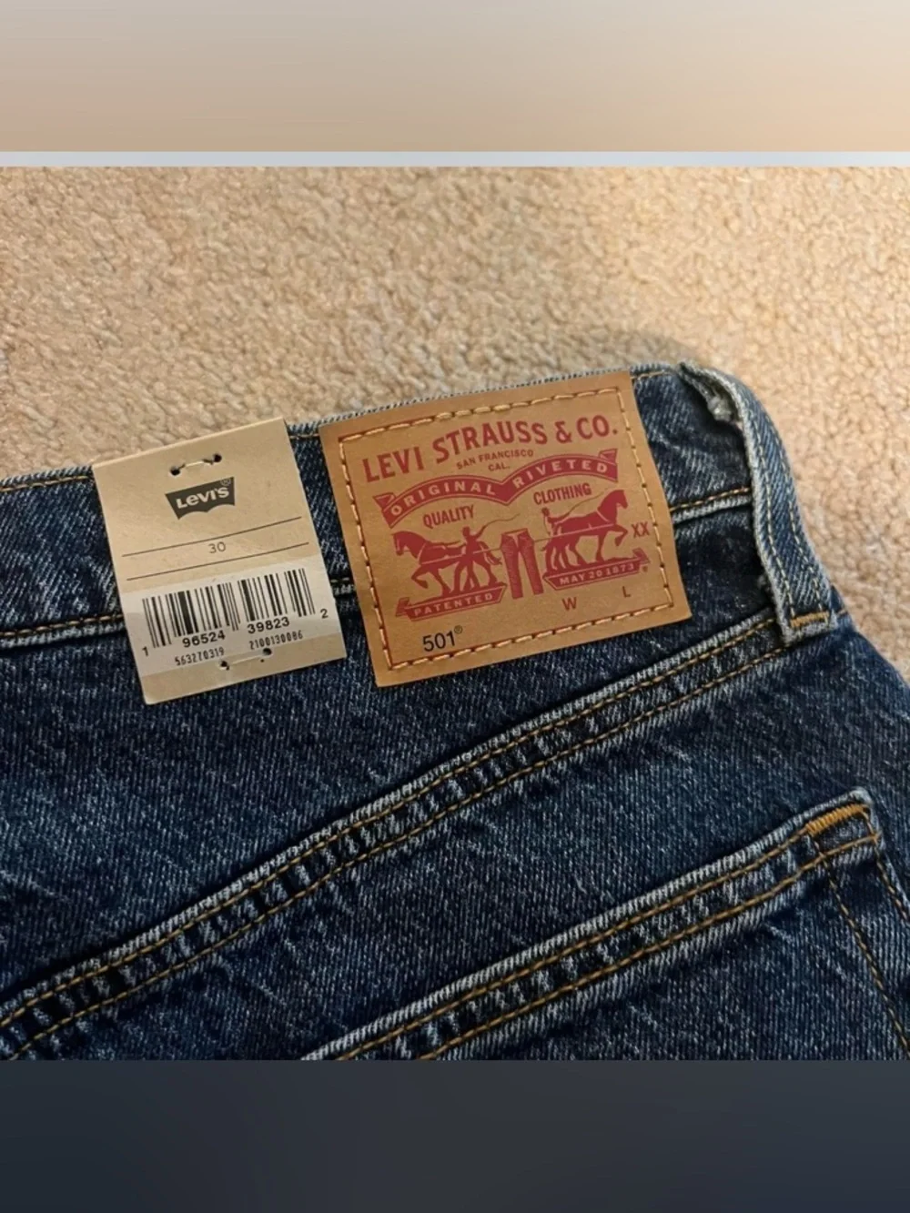 Levi's 501 Women's Dark Blue Denim Cutoff Shorts NWT - Picture 4 of 5